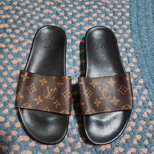 Louis Vuitton Waterfront Mule slides